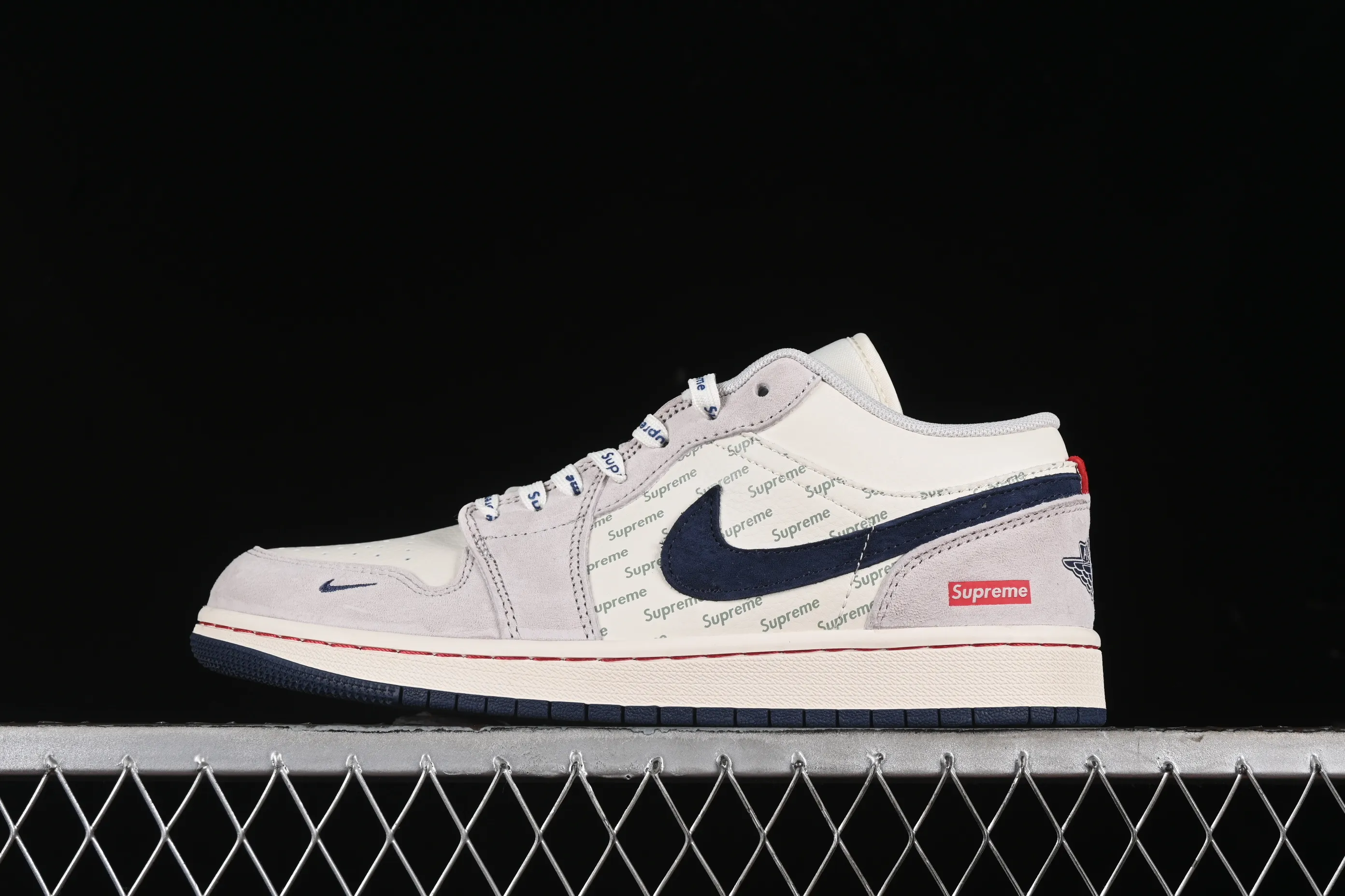 All categories Air Jordan Jordan series basketball shoes Air Jordan 1 Low High-end customized low-top sneakers Air Jordan 1 Low AJ1 Joe 1 Supreme joint-Zhubahui printing High-end customized low-top retro basketball shoes LJ6688-009